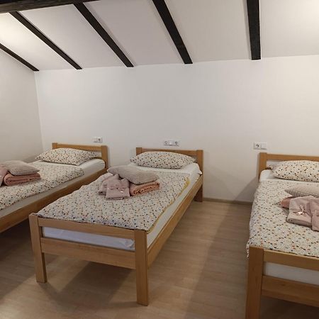 Naid Apartmani Kulen Vakuf Kültér fotó