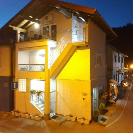 Naid Apartmani Kulen Vakuf Kültér fotó