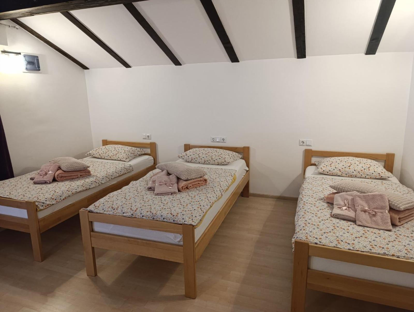 Naid Apartmani Kulen Vakuf Kültér fotó