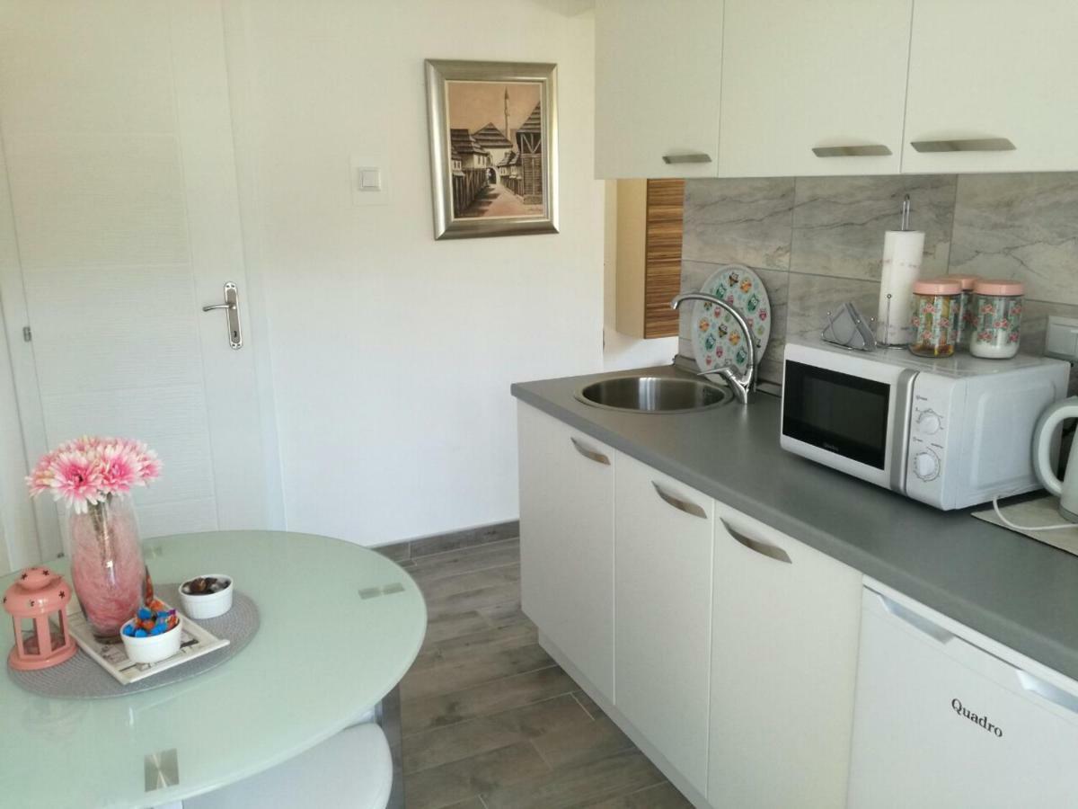 Naid Apartmani Kulen Vakuf Kültér fotó